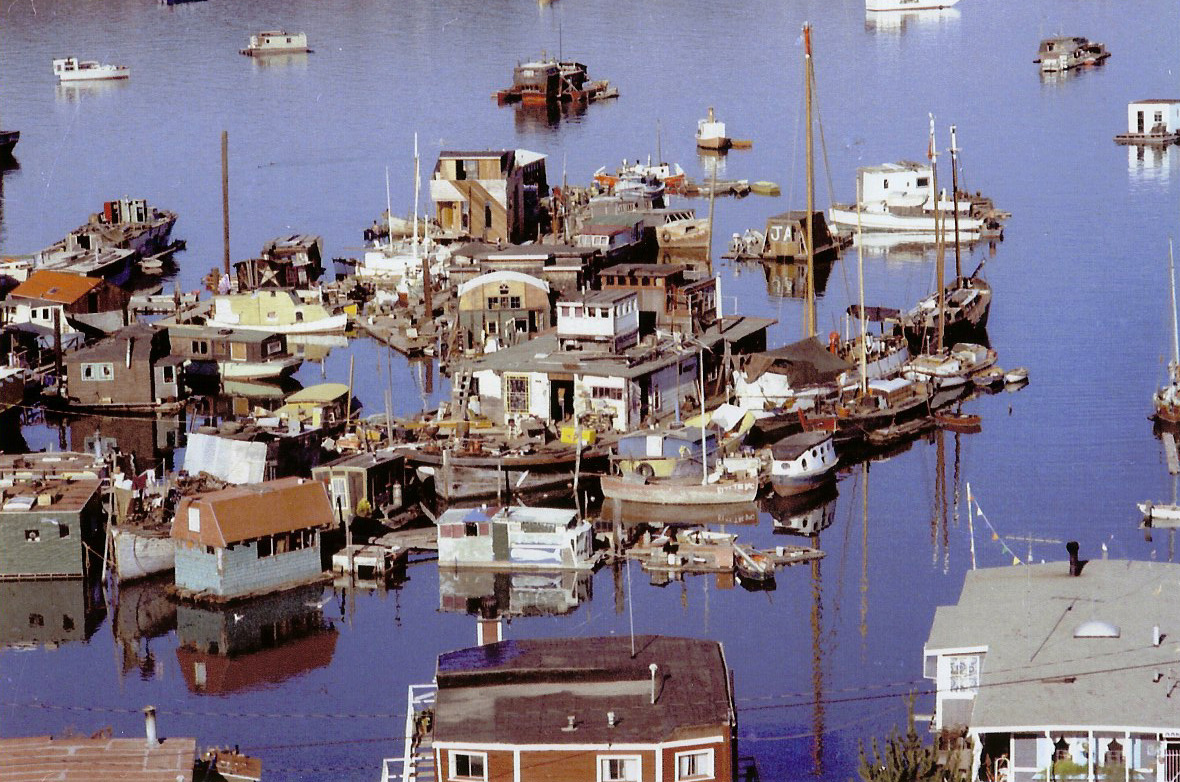 Hodgepodge surrounding Whitey’s Marina and the Oakland (center). Photo by Charlotte Von Segesser, courtesy of Joe Tate