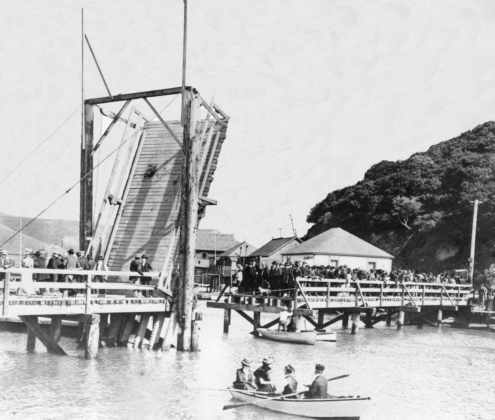Opening Day, 1903. Photo courtesy of Belvedere-Tiburon Landmarks History Collections