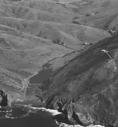 PHOTO COURTESY OF ANNE T. KENT CALIFORNIA ROOM Aerial view of Tennessee Valley & Cove, circa 1960. The proposed canal would have gone through Tennessee Valley to the Pacific Ocean. © EAM Collection