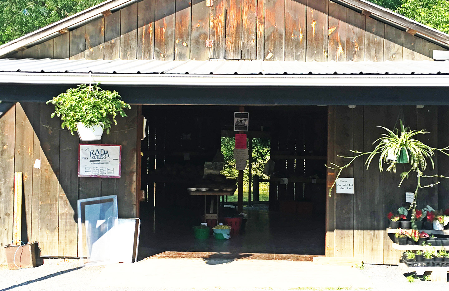 One of the many beautiful artisanal Amish shops we visited along the way