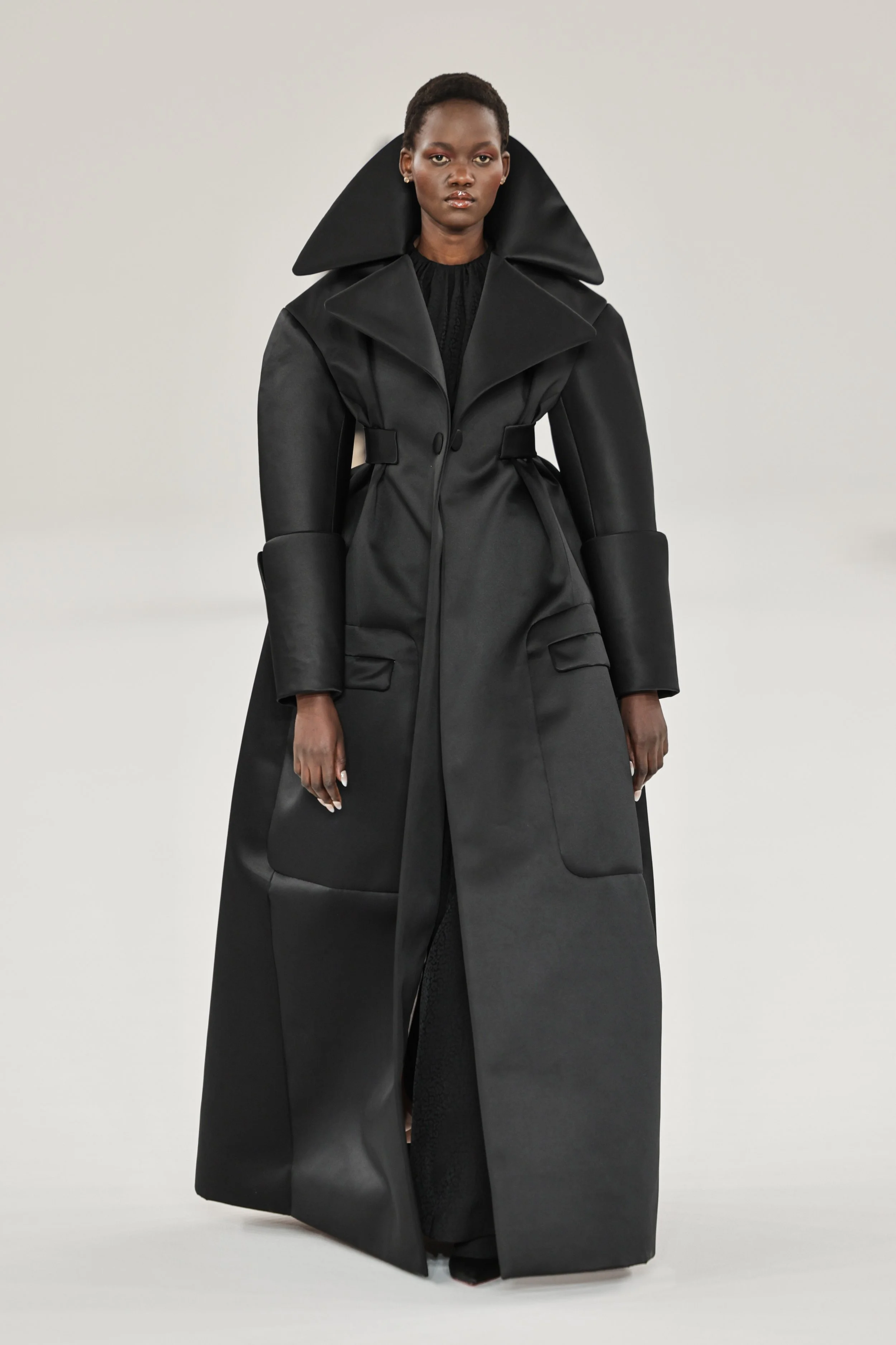 VIKTOR_ROLF_HC_SS24_LOOK 01.JPG