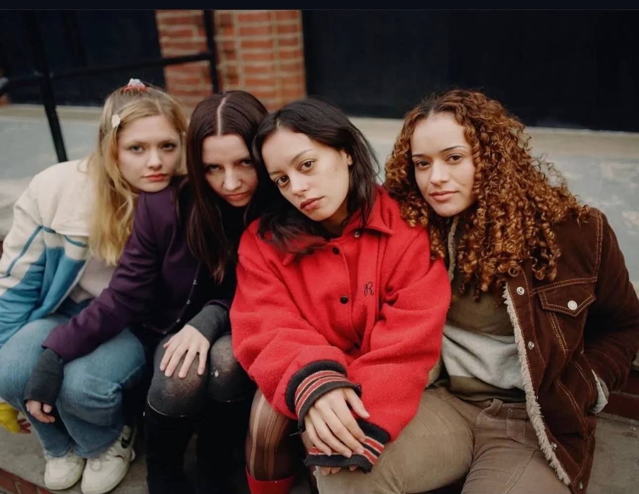 A new film by Lola Daehler! Go to @deathrecruiter to donate to help Lola finish this film. She&rsquo;s a young, new, innovative and fierce filmmaker (and my cool step daughter!) 
.
.
.
.
.
#womanfilmmaker #horrorfilm #untoothersfilm #allgirlteam #gof