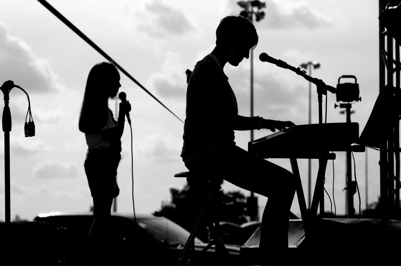 Voice lessons silhouette.jpg