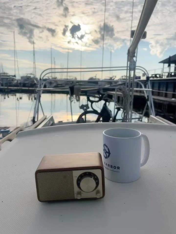 Marina morning. Montreal bound. 🍁 Mile 194.