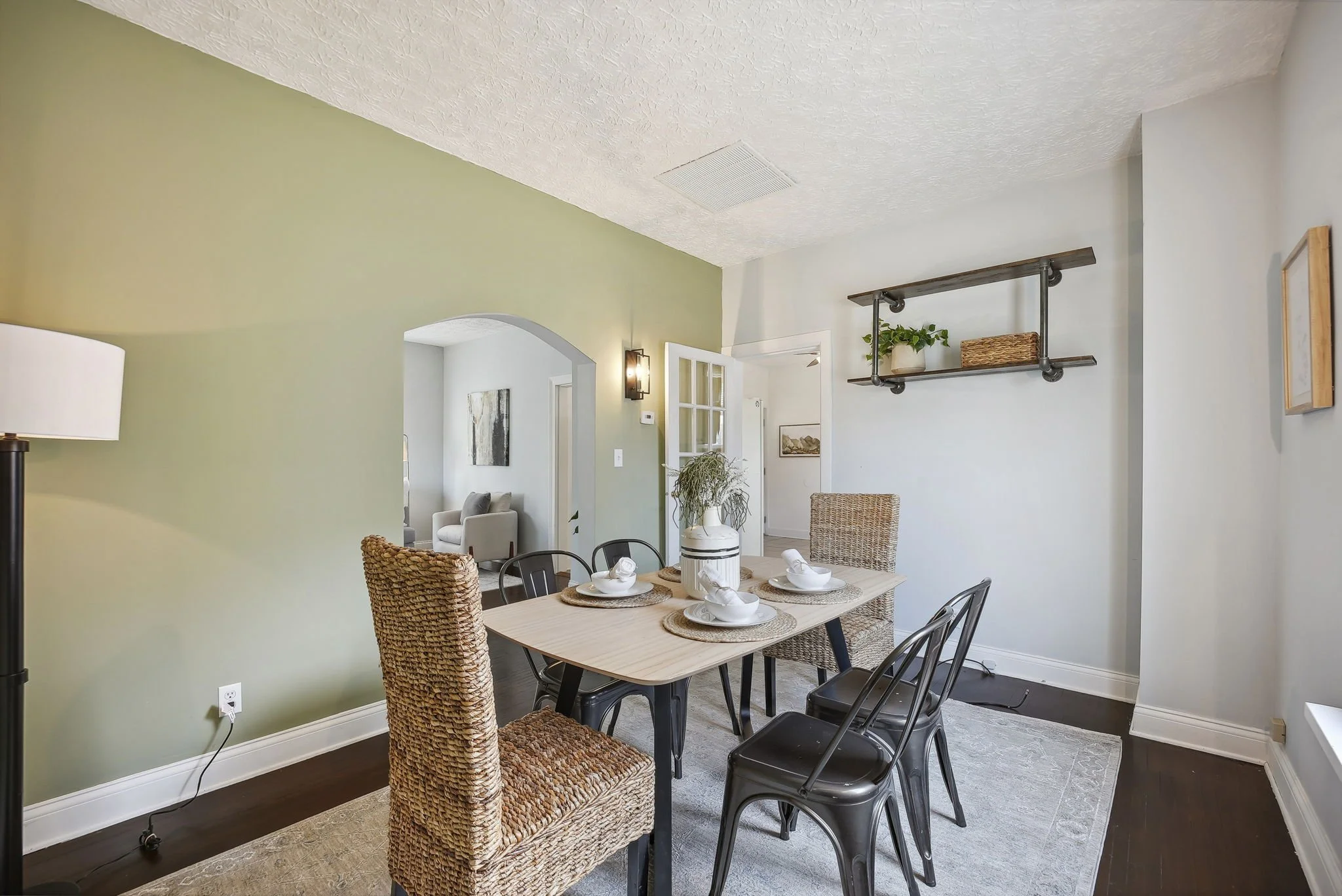 8-web-or-mls-259-e-jenkins-ave.jpg