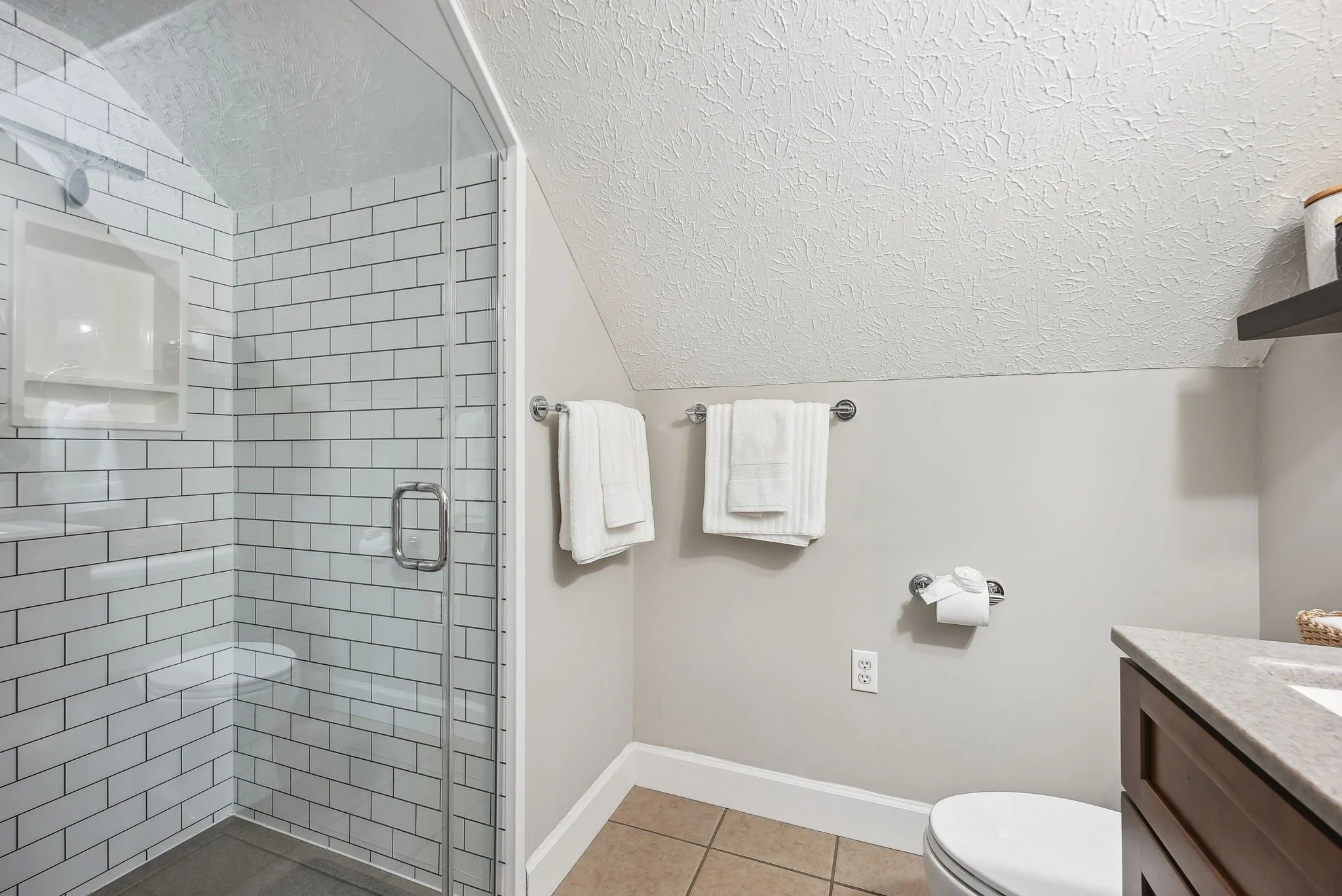 31-web-or-mls-259-e-jenkins-ave.jpg
