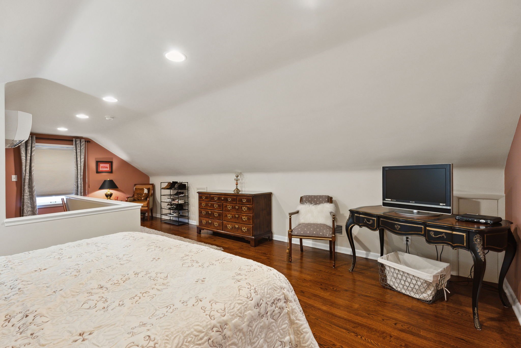 60-web-or-mls-1845-collingswood-rd.jpg