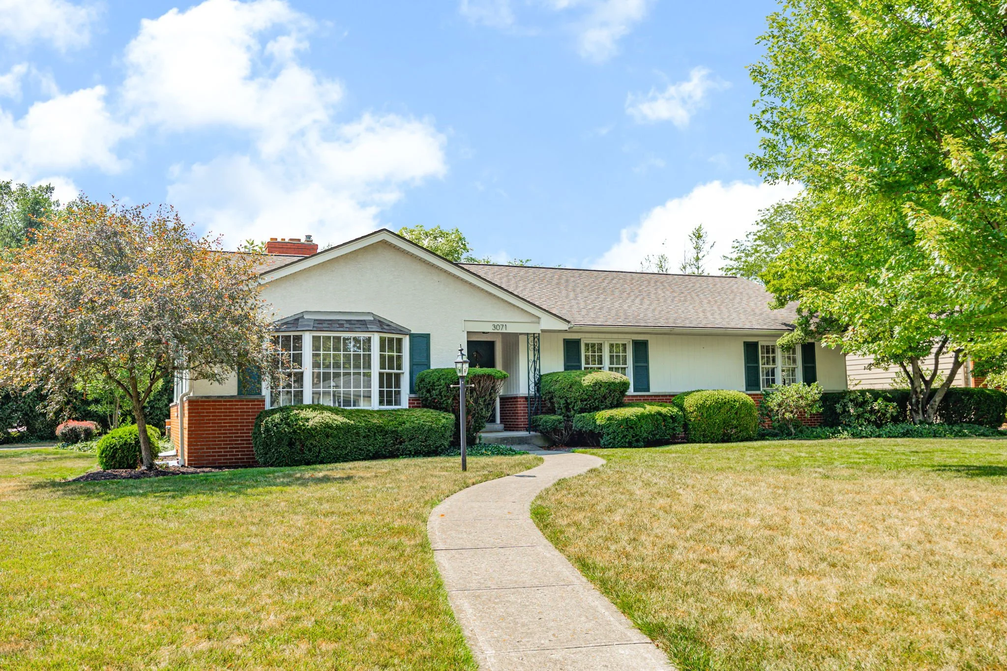 2-web-or-mls-3071 Haleswort rd-2.jpg