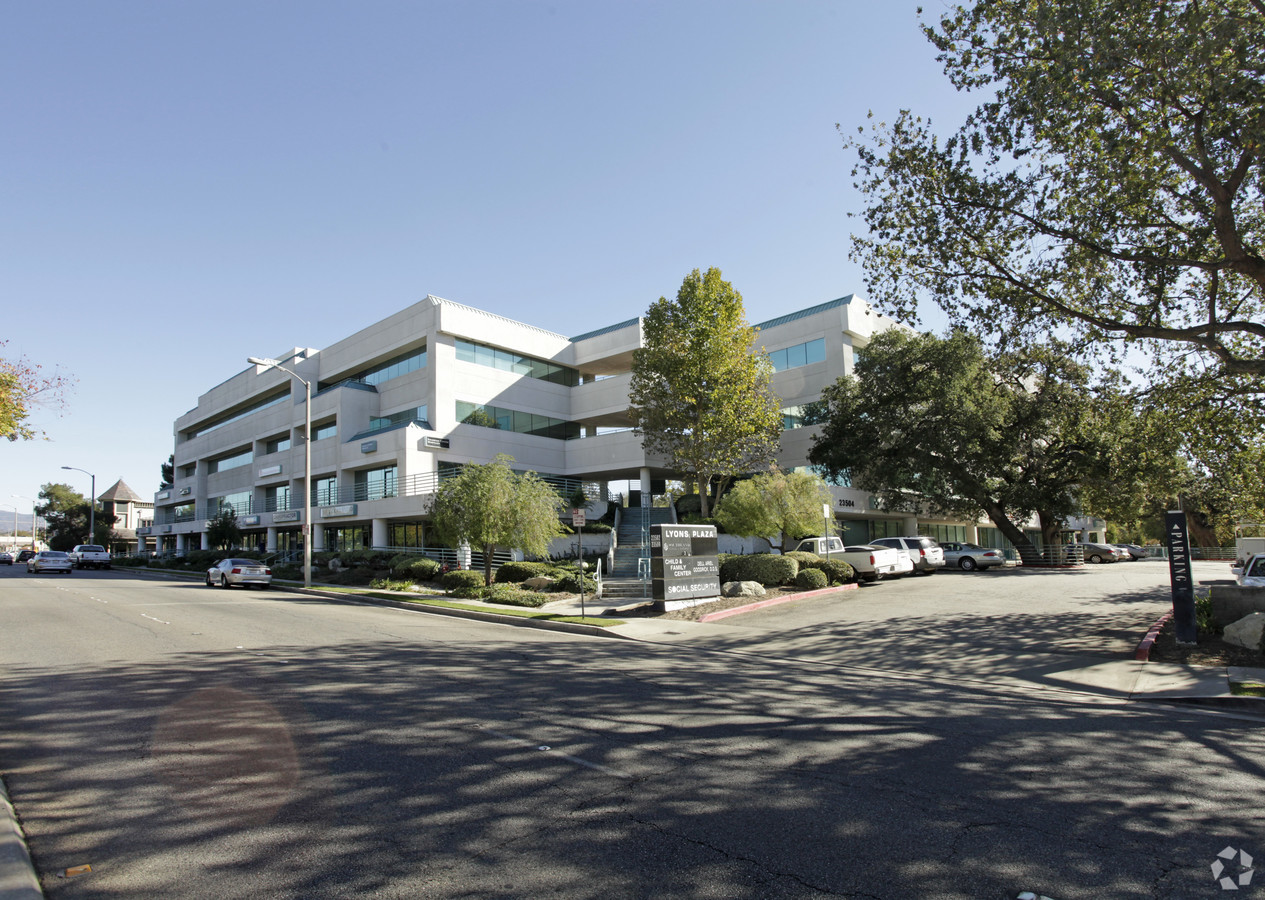CWM Lyons Avenue building.jpg
