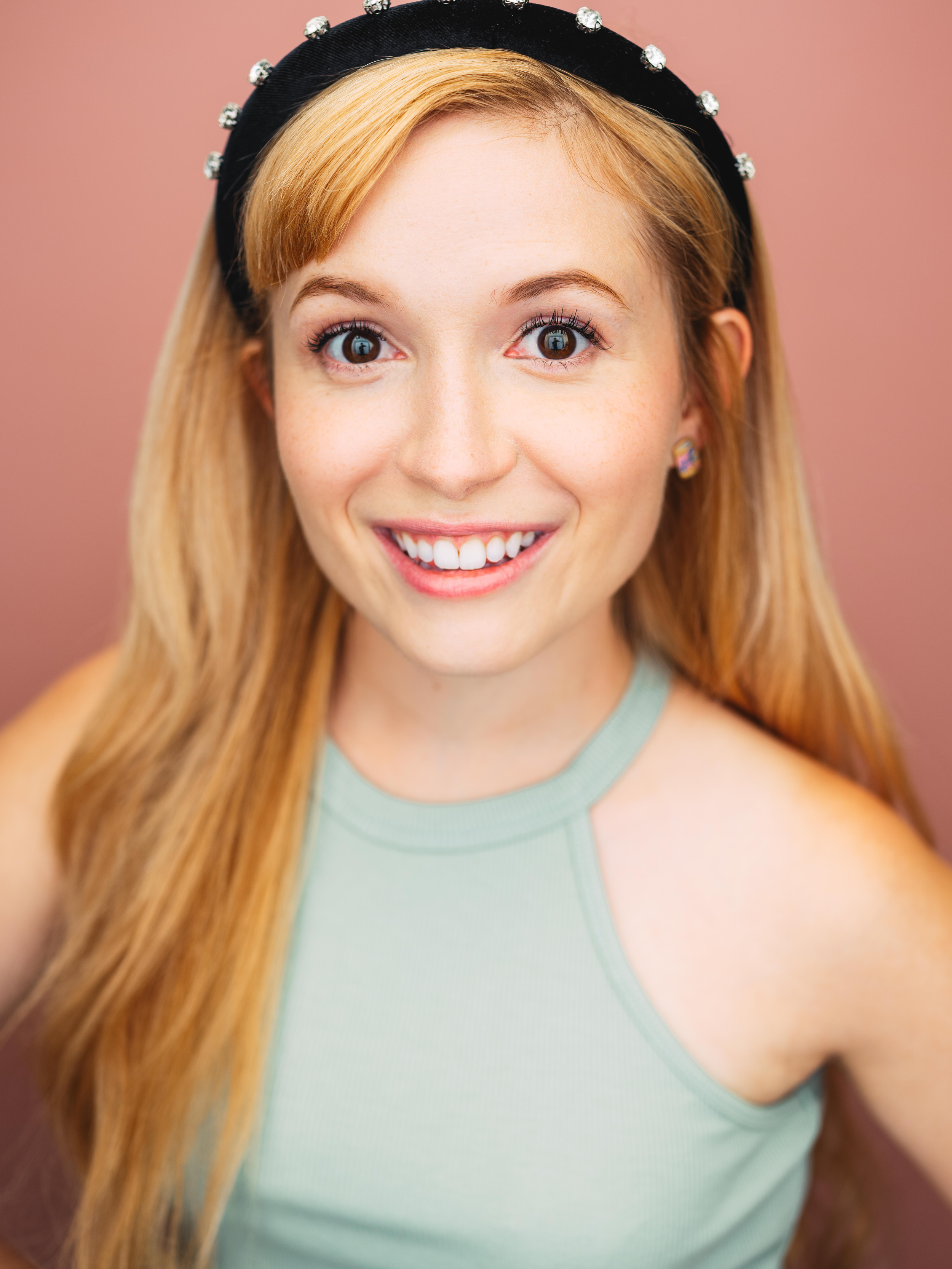 marshall-louisePS.Headshot1.png