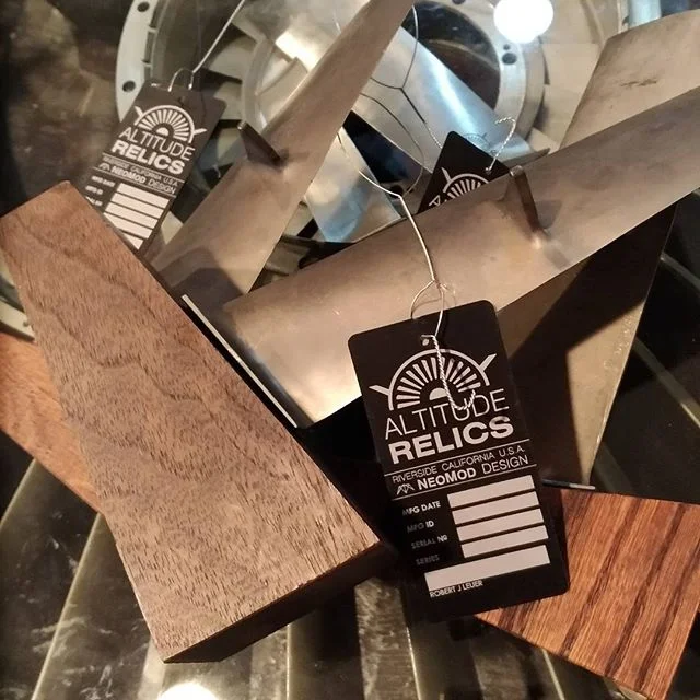F15 cold section Titanium jet engine blades. Desk Art ✒ ✏ 
Headed out to be someones stocking stuffer. ✈️✈️✈️✈️✈️
#neomoddesign #altituderelics #industrial #interiordesign #interiors #decor #design #art #engineering #avgeek #aviators #pilotlife #pilo