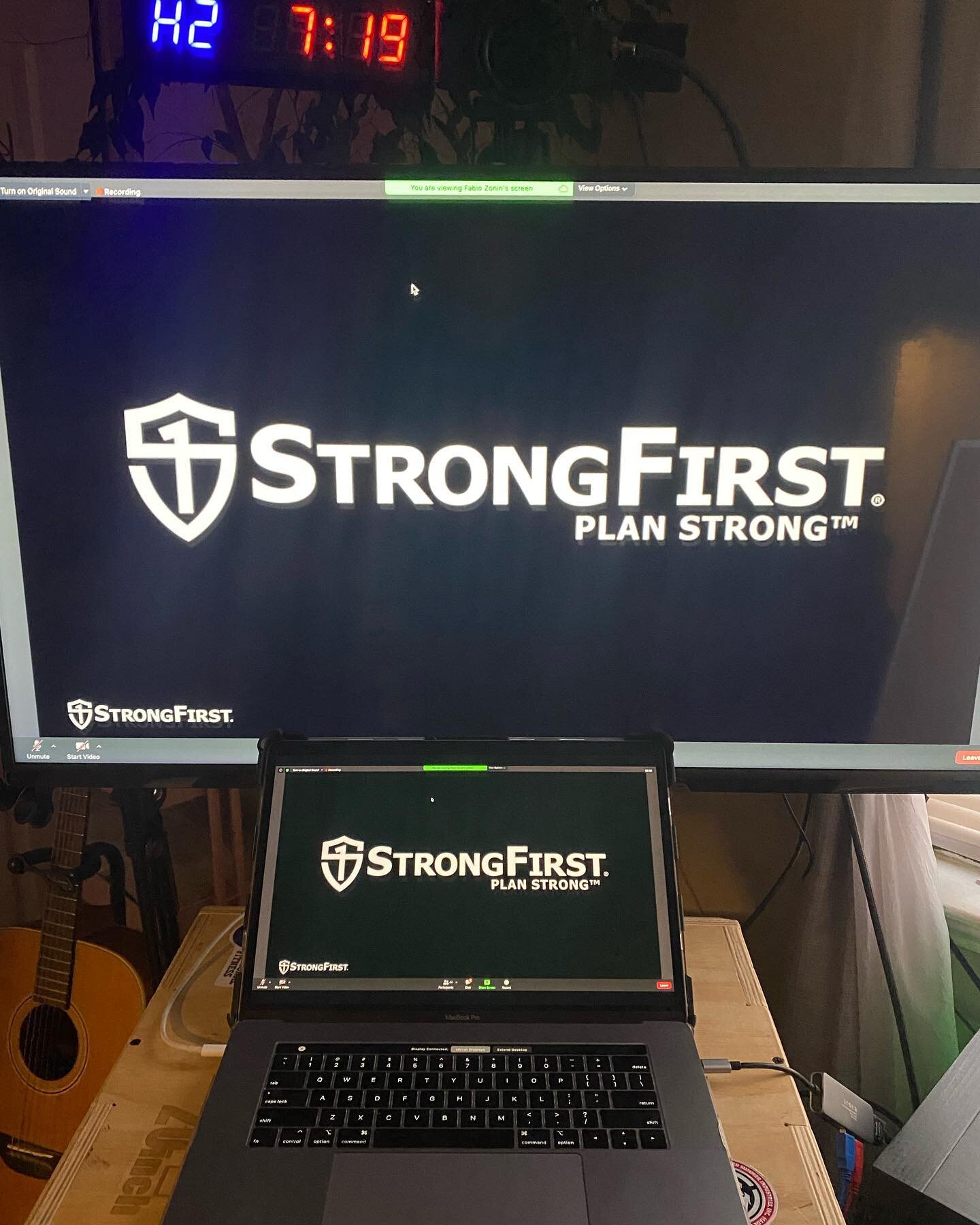 Stoked to learn from @x_fab_69 this weekend for the @strongfirst Plan Strong 😎💪🤘
.
.
#strongfirst #alwayslearning #trainsmart #remotelearning