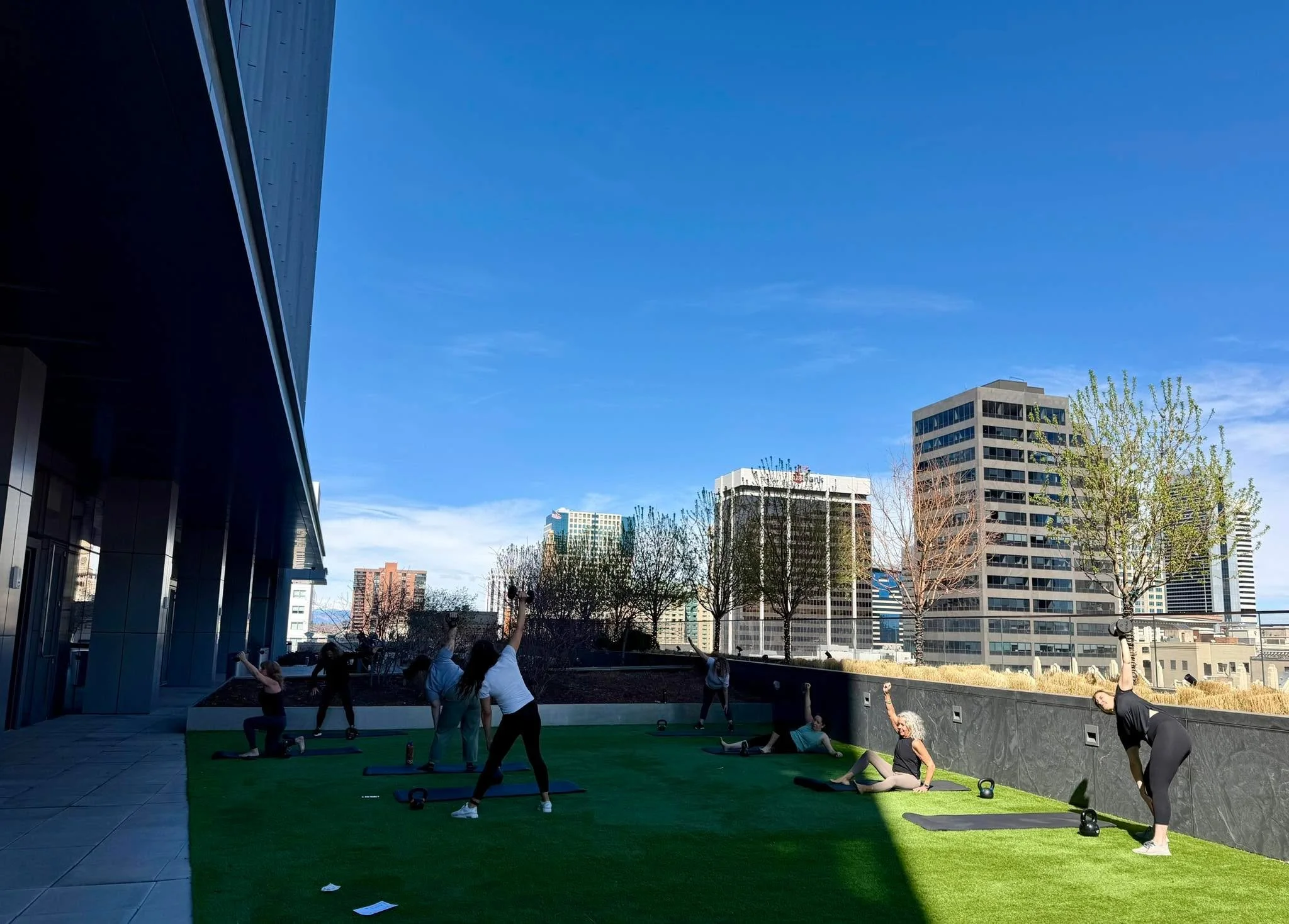 First outdoor training session of 2026 for the noon group class. Windmills, TGU, swings and rows on the 11th story patio with snow capped mountains in the background. Got to love Colorado 😎🏔️