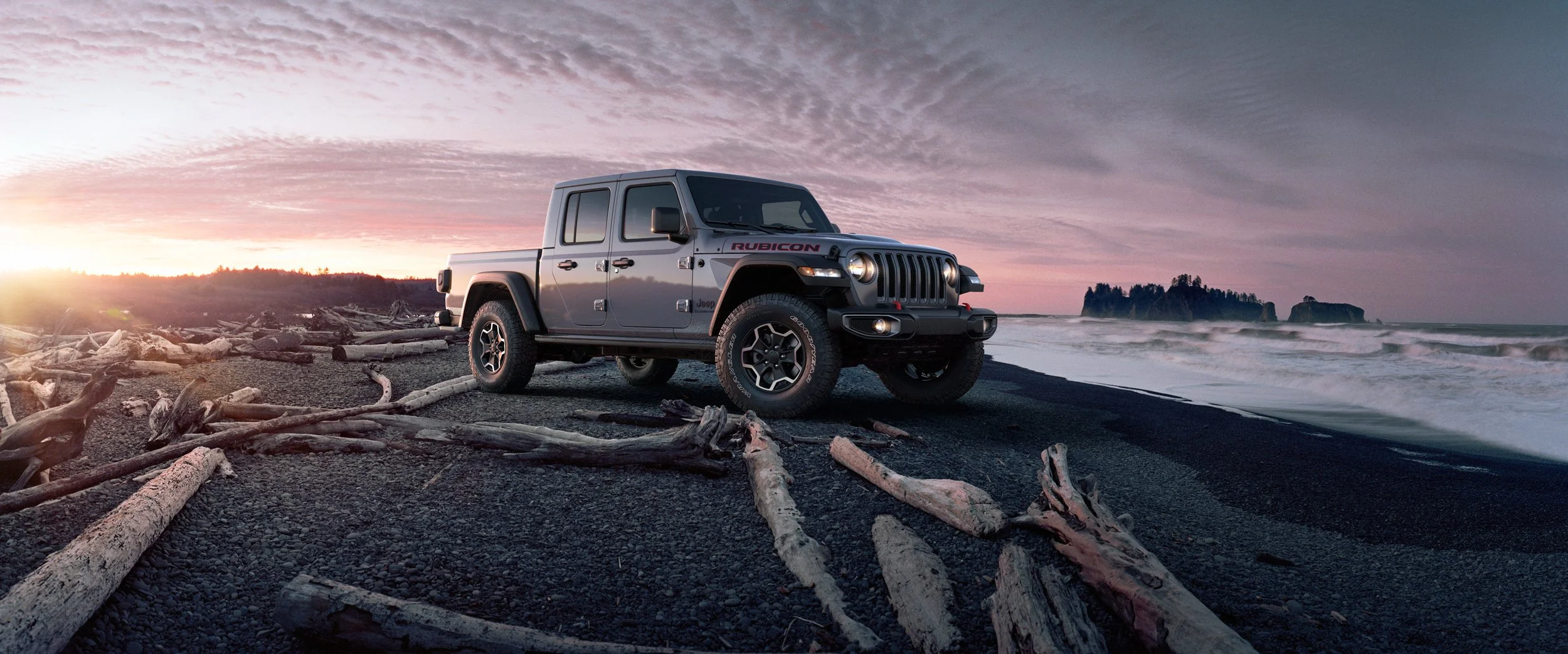 Gladiator_7-8_profile_black-sand-beach_AFT.jpg