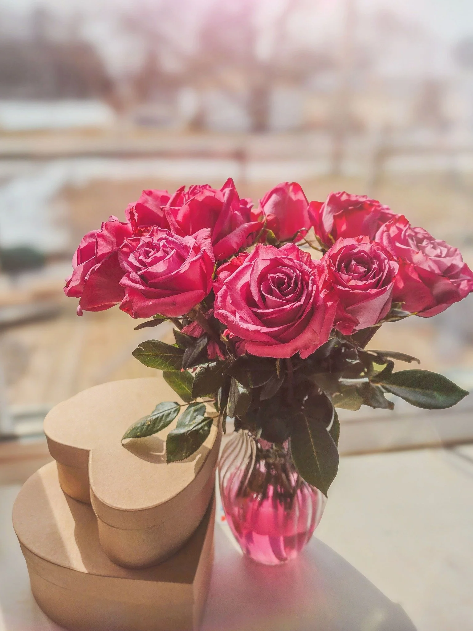 I could fill my house with flowers and it would probably still never be enough 😂

Thanks J Roundtree 🩷 you're the bestest ❤️

Also Dontae and J made me chocolate covered strawberries and they're 🤌 amazing 🤌