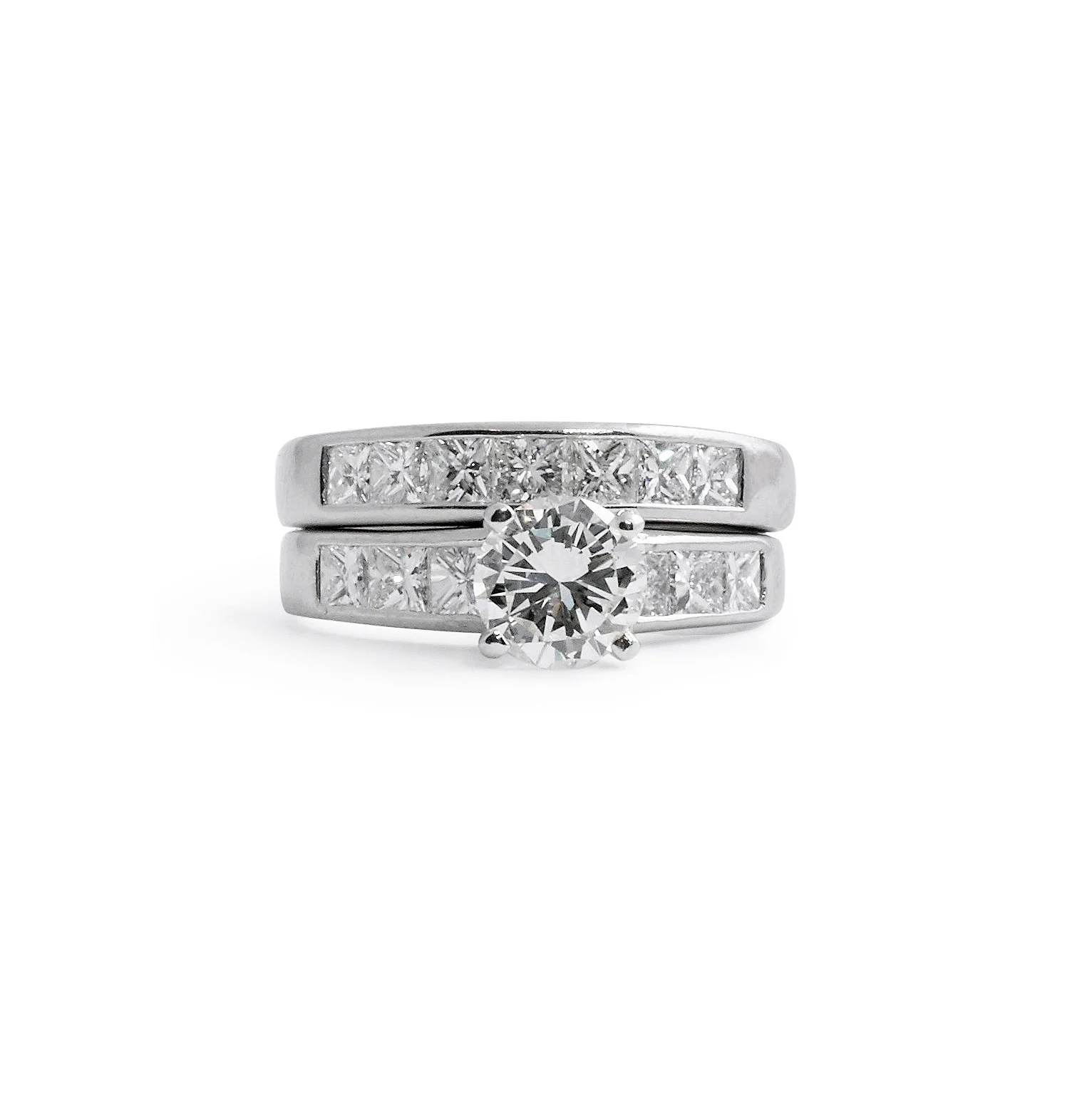 Round Brilliant Engagement Ring With Matching Wedding Band