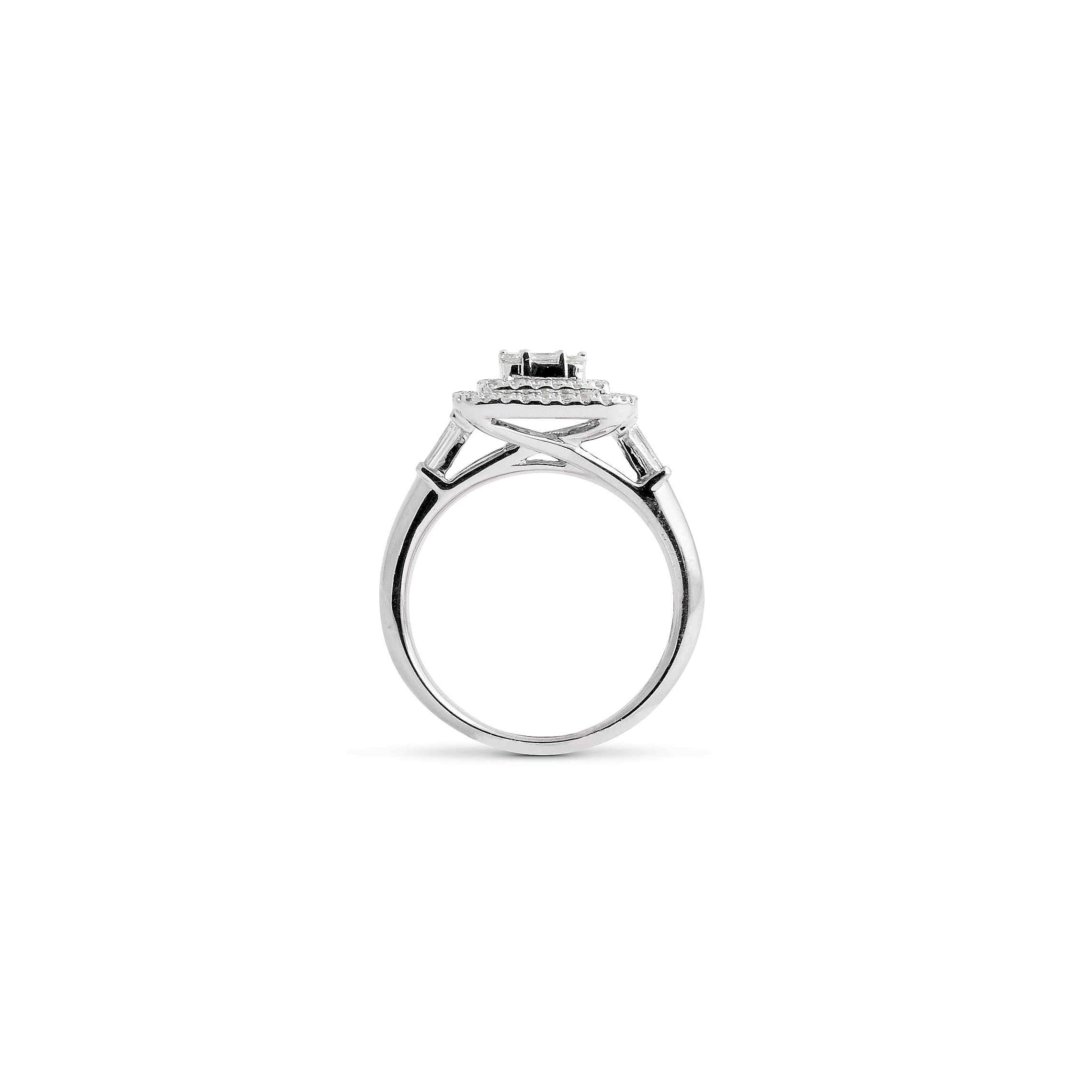 Round Brilliant and Baguette Engagement Ring