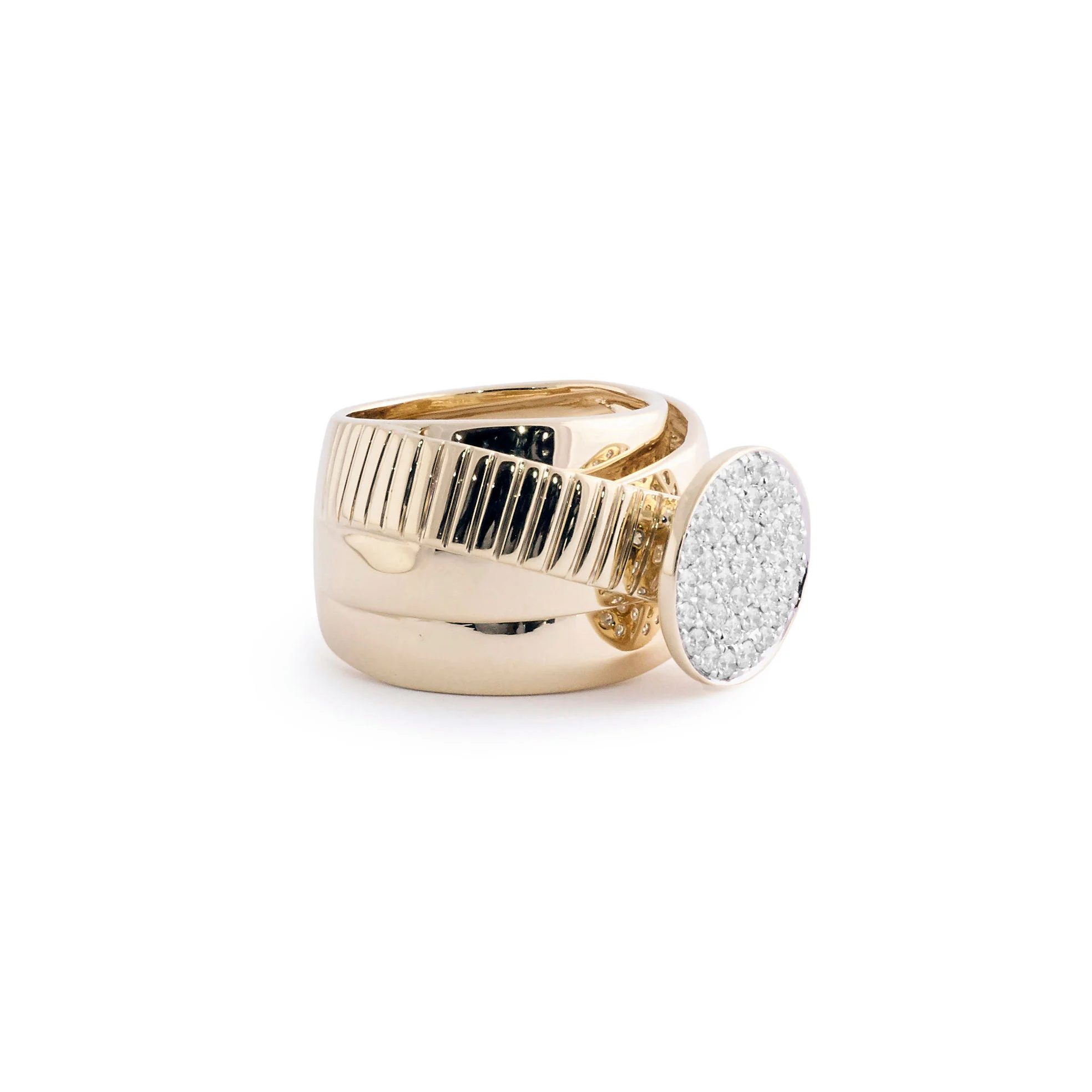 Crossover Gold Ring with Pavé Diamond Disc