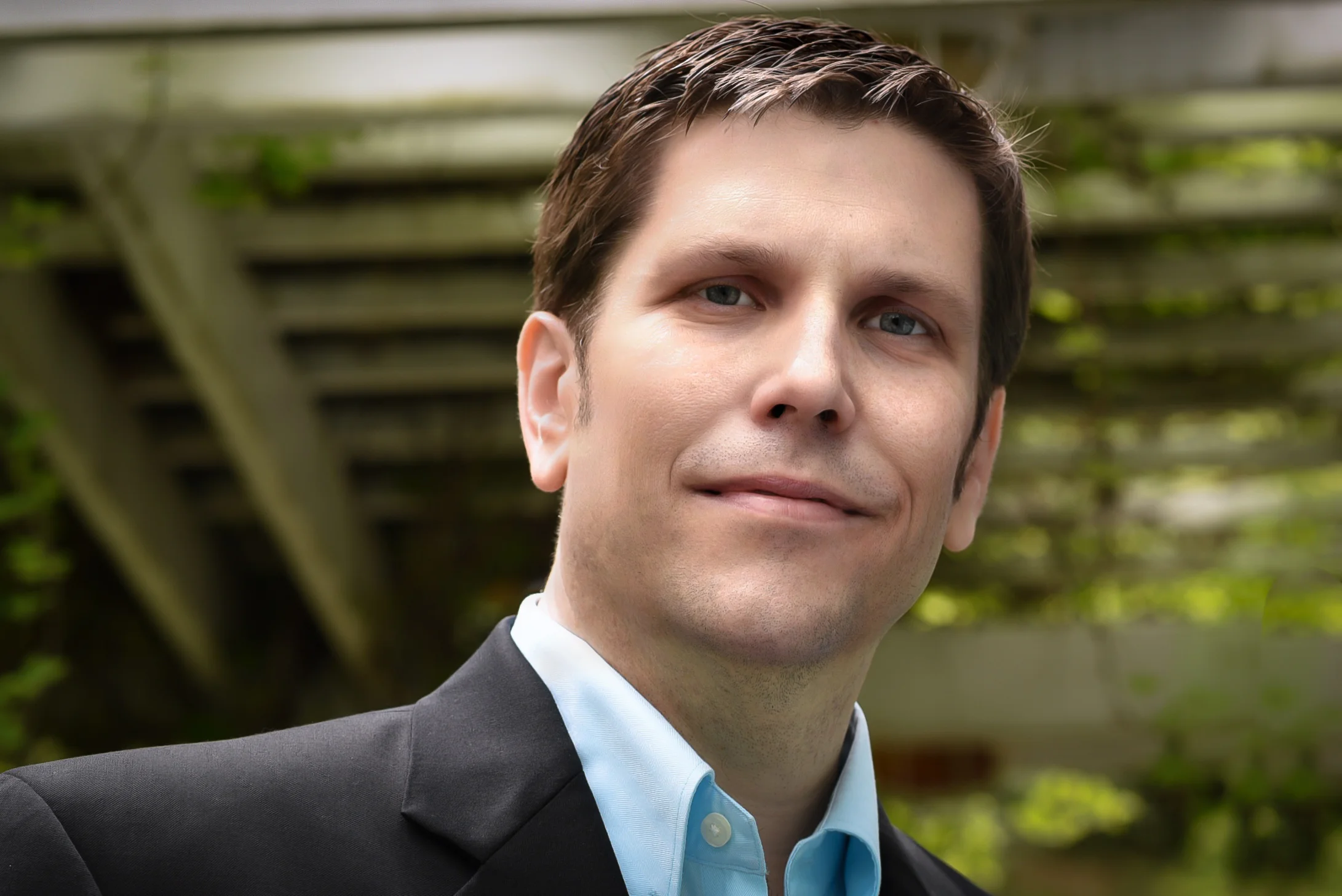 Brian Thorsett Headshot.jpg