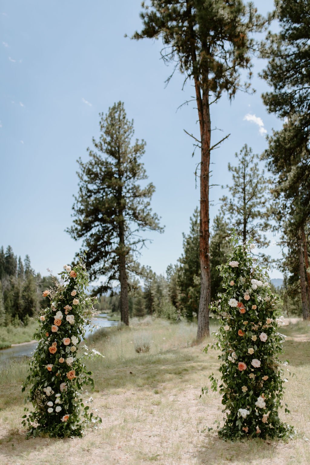 Blackhawk on the River wedding by Ira and Lucy McCall Idaho