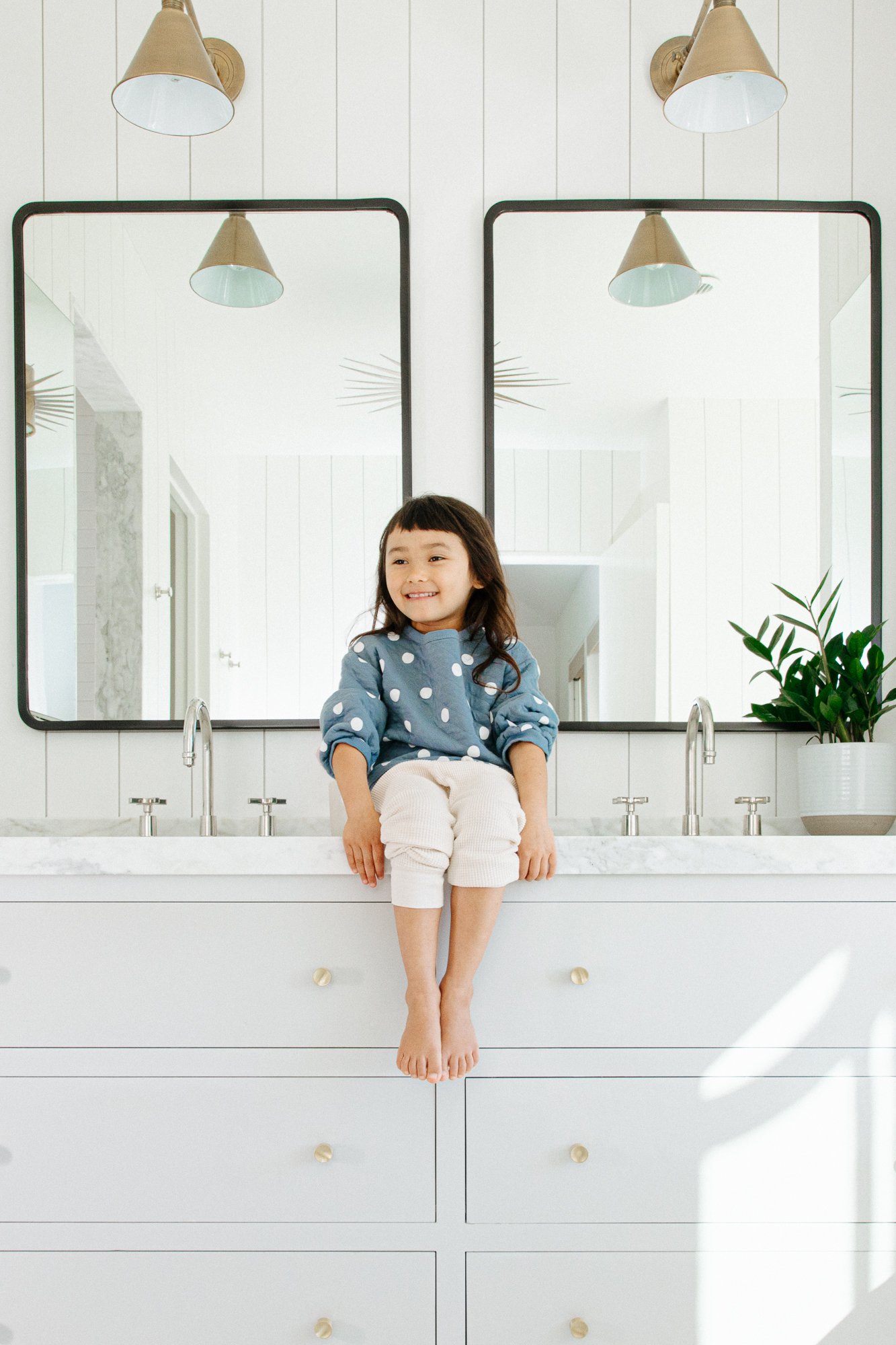 DescribeTheFauna_NewWorkProofs_0102_BATHROOM_B_00261.jpg
