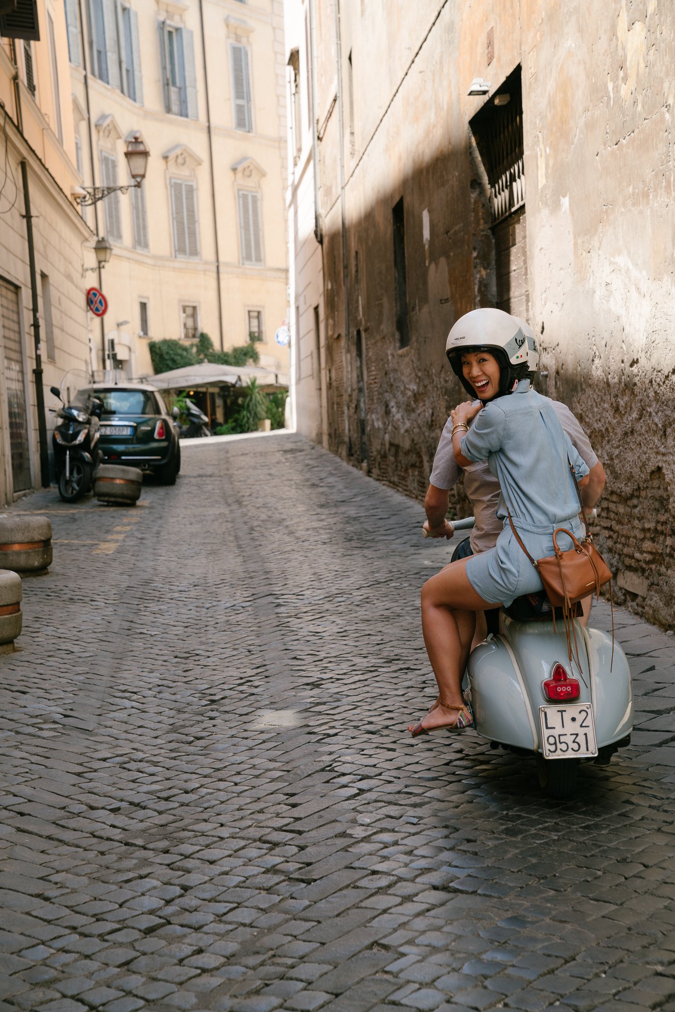 CHS0030_Sapphire Seven_Rome_vespa-7.jpg