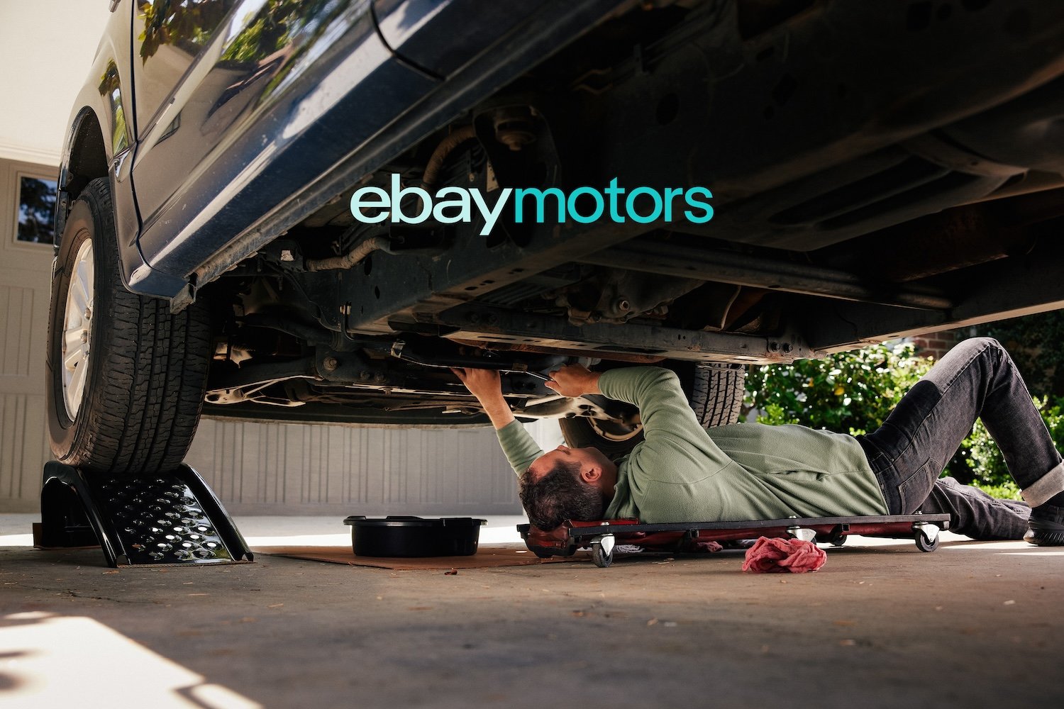 eBayMaintainers_OilChange_0402_02@0.5x.jpg