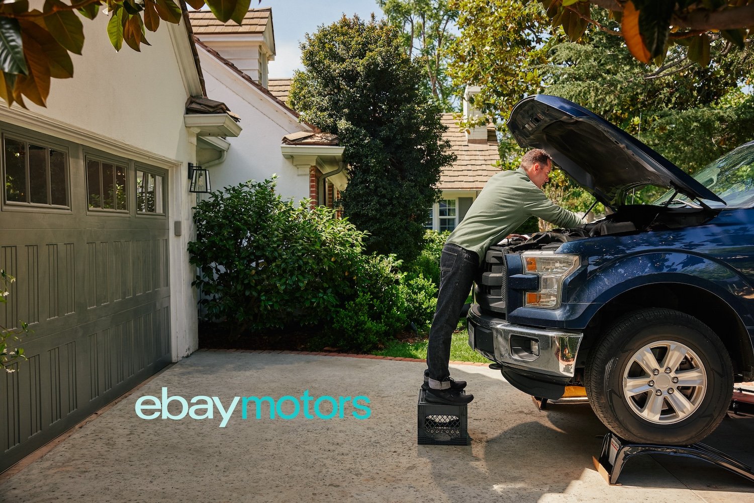 eBayMaintainers_OilChange_0221_02@0.5x.jpg