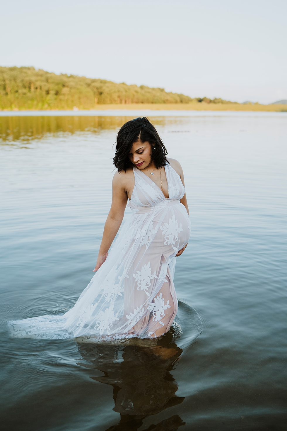  MAMMA TO BE IN WHITE LACE SHEER DRESS FLOATING IN THE WATER CINCINNATI MATERNITY PHOTOGRAPHER #photographer #maternityphotos #pregnancy #babybump #maternityphotoshoot #cincinnatiphotographer #louisvillephotographer 