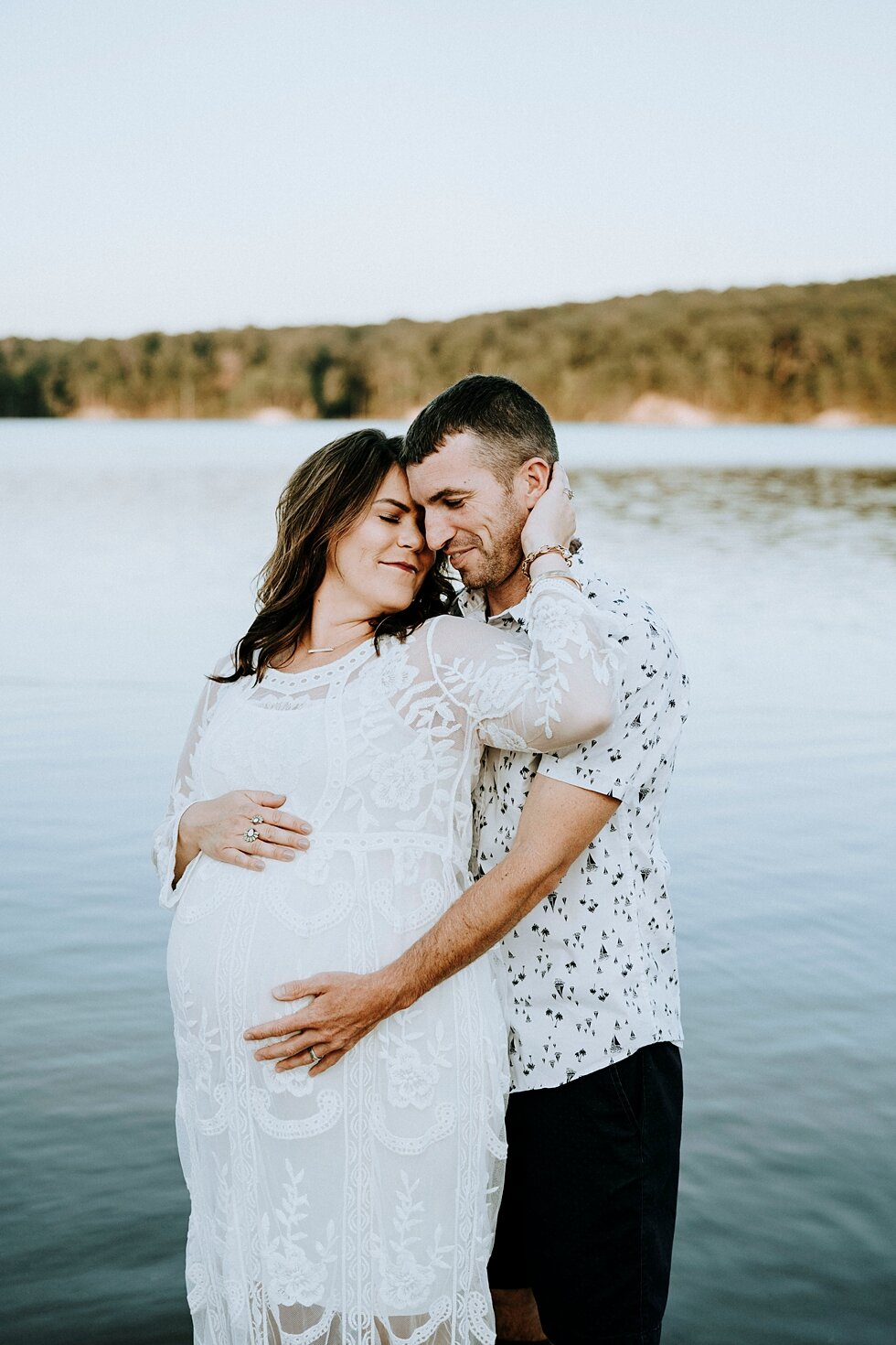  Intimate moment showing off mom’s baby bump at Deam Lake, Indiana #maternitygoals #maternityphotographer #babybump #outdoorphotosession #kentuckyphotographer #indianaphotographer #louisvillephotographer #maternityphotos #expectingababy #miraclebaby 