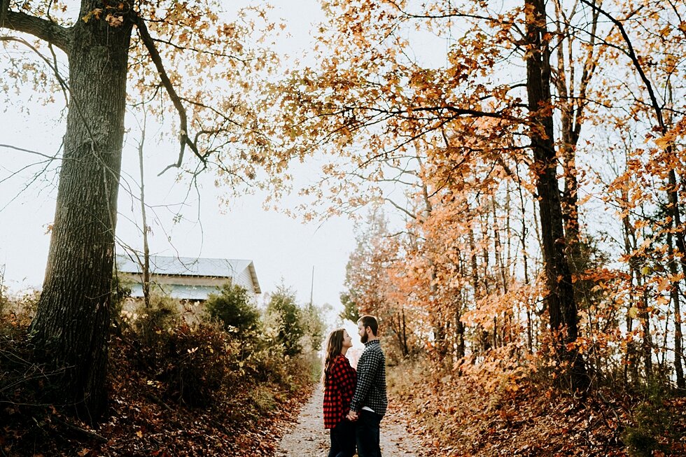  Engaged couple with the wide open country side behind them in the middle of a crisp fall evening! #engagementgoals #engagementphotographer #engaged #outdoorengagement #kentuckyphotographer #indianaphotographer #louisvillephotographer #engagementphot