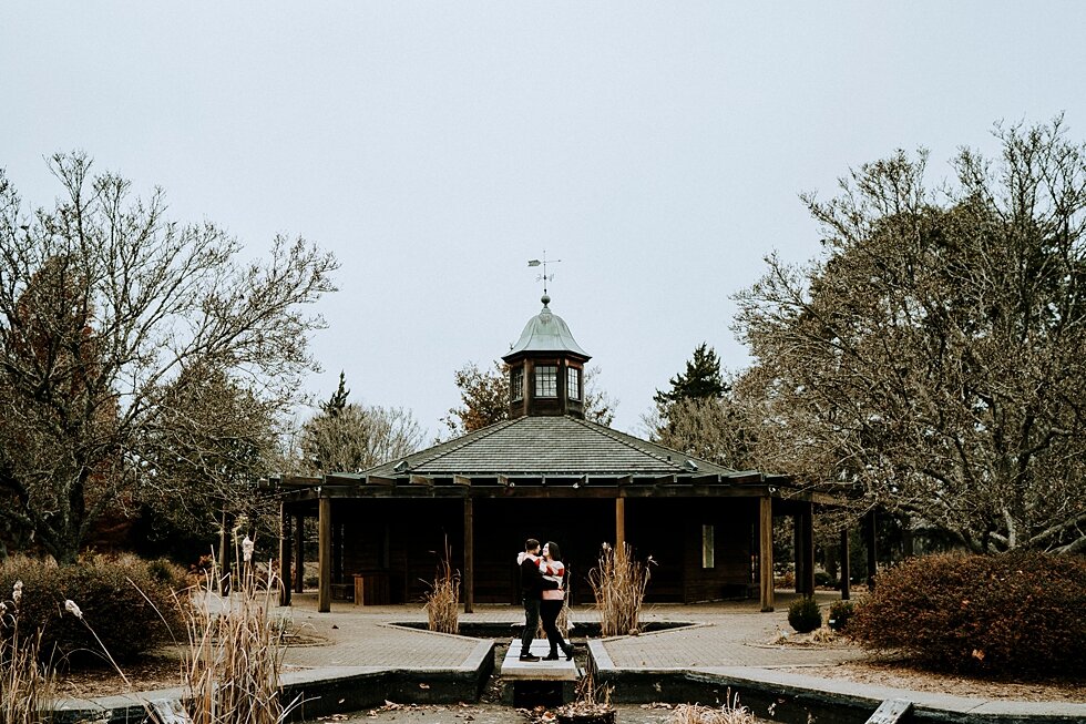  Engaged couple in front of dynamic visitor building at Bernheim State Forest. #engagementgoals #engagementphotographer #engaged #outdoorengagement #kentuckyphotographer #indianaphotographer #louisvillephotographer #engagementphotos #savethedatephoto