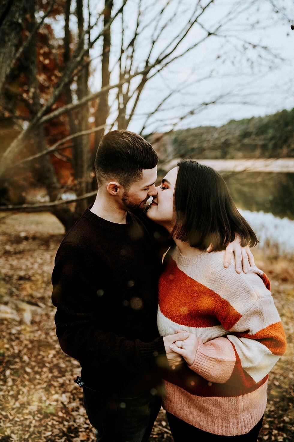  Just moments before sharing a kiss, this engaged couple plays through the forest! #engagementgoals #engagementphotographer #engaged #outdoorengagement #kentuckyphotographer #indianaphotographer #louisvillephotographer #engagementphotos #savethedatep