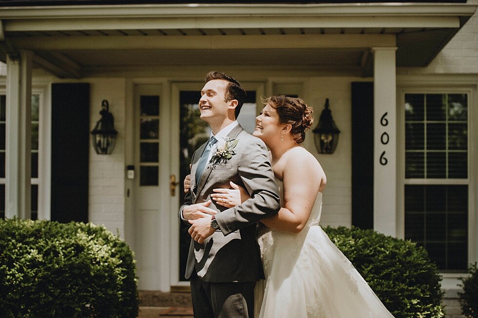  Bride and groom first look on their wedding day.  #thatsdarling #weddingday #weddinginspiration #weddingphoto #love #justmarried #midwestphotographer #kywedding #louisville #kentuckywedding #louisvillekyweddingphotographer #weddingbliss #weddingform