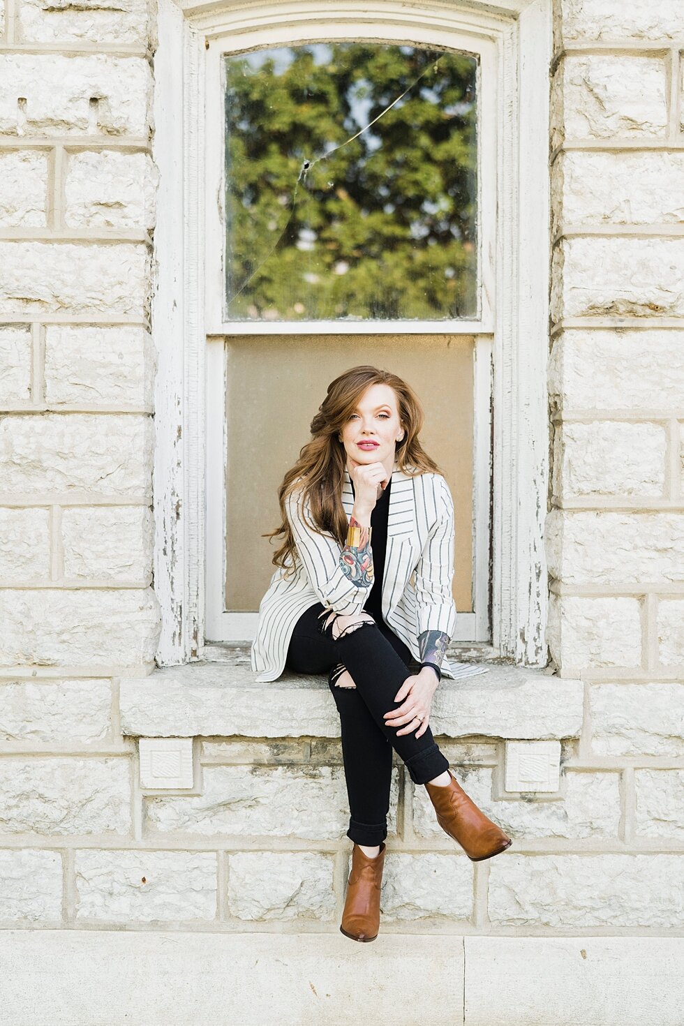 Red head hair salon owner takes outdoor head shots in downtown louisville #branding #brandingsession #headshots #outdoorheadshots #brandingphotographer #brandingphotography #headshotphotographer #louisvillebranding #louisville #louisvillebrandingph