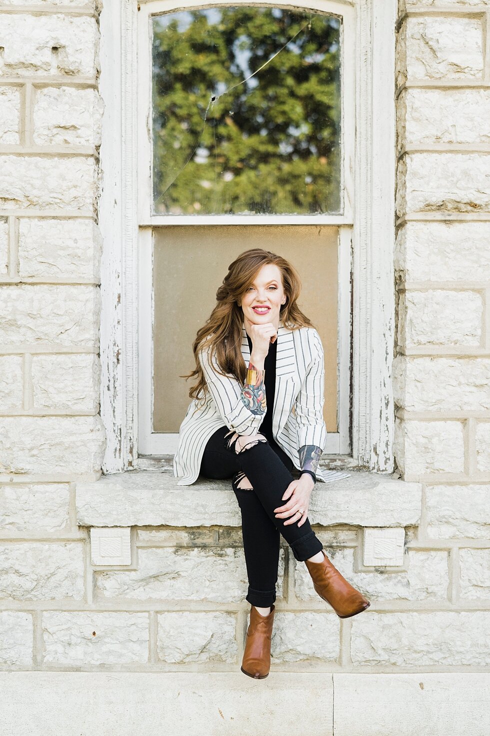  Red head hair salon owner takes outdoor head shots in downtown louisville  #branding #brandingsession #headshots #outdoorheadshots #brandingphotographer #brandingphotography #headshotphotographer #louisvillebranding #louisville #louisvillebrandingph