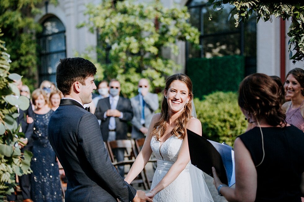  #thatsdarling #weddingday #weddinginspiration #weddingphoto #love #justmarried #midwestphotographer #kywedding #louisville #kentuckywedding #louisvillekyweddingphotographer #weddingbliss #weddingformals #loveisintheair #married #weddingring #kyphoto