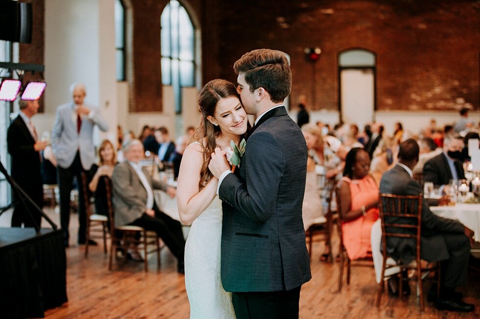  bride and groom first dance  #thatsdarling #weddingday #weddinginspiration #weddingphoto #love #justmarried #midwestphotographer #kywedding #louisville #kentuckywedding #louisvillekyweddingphotographer #weddingbliss #weddingformals #loveisintheair #