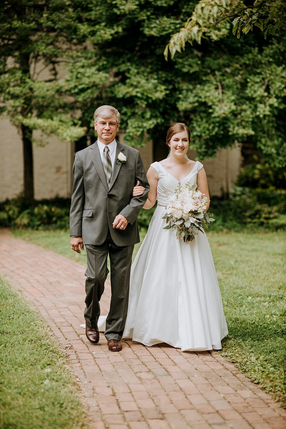  bride and father walk down aisle     #thatsdarling #weddingday #weddinginspiration #weddingphoto #love #justmarried #midwestphotographer #kywedding #louisville #kentuckywedding #louisvillekyweddingphotographer #weddingbliss #weddingformals #loveisin