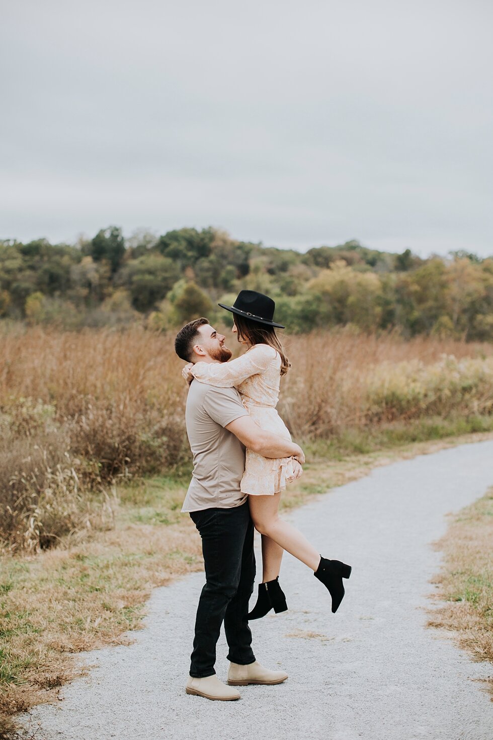    #engagementgoals #engagementphotographer #engaged #outdoorengagement #kentuckyphotographer #indianaphotographer #louisvillephotographer #engagementphotos #savethedatephotos #savethedates #engagementphotography #photographyanddesignbylauren #padbl 