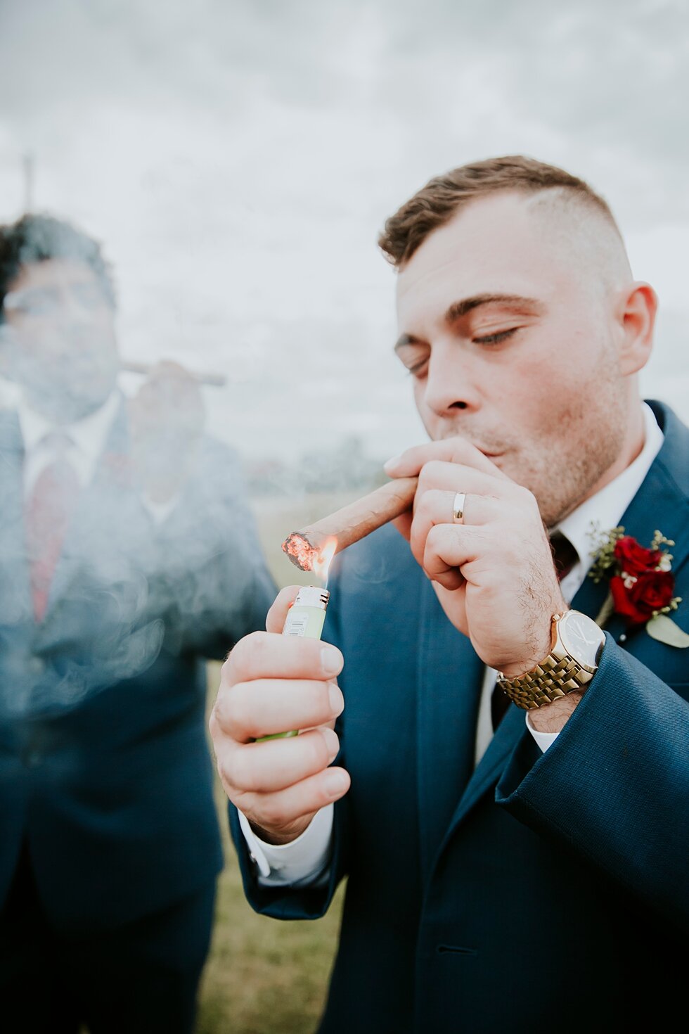 Groom smoking cigar on wedding day  #thatsdarling #weddingday #weddinginspiration #weddingphoto #love #justmarried #midwestphotographer #kywedding #louisville #kentuckywedding #louisvillekyweddingphotographer #weddingbliss #weddingformals #loveisint