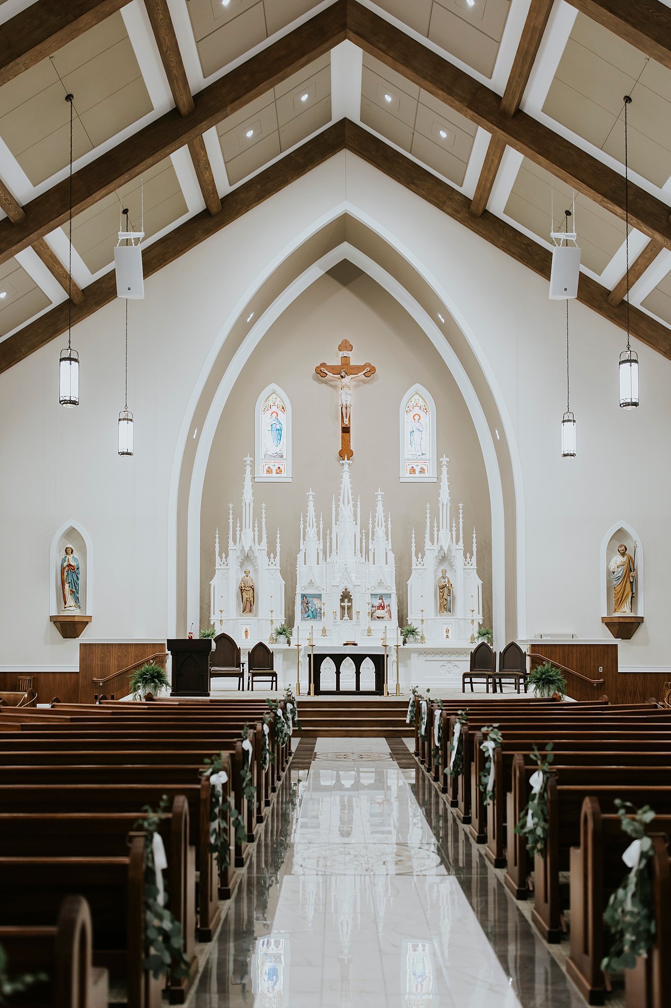  #thatsdarling #weddingday #weddinginspiration #weddingphoto #love #justmarried #midwestphotographer #kywedding #louisville #kentuckywedding #louisvillekyweddingphotographer #weddingbliss #weddingformals #loveisintheair #married #weddingring #kyphoto