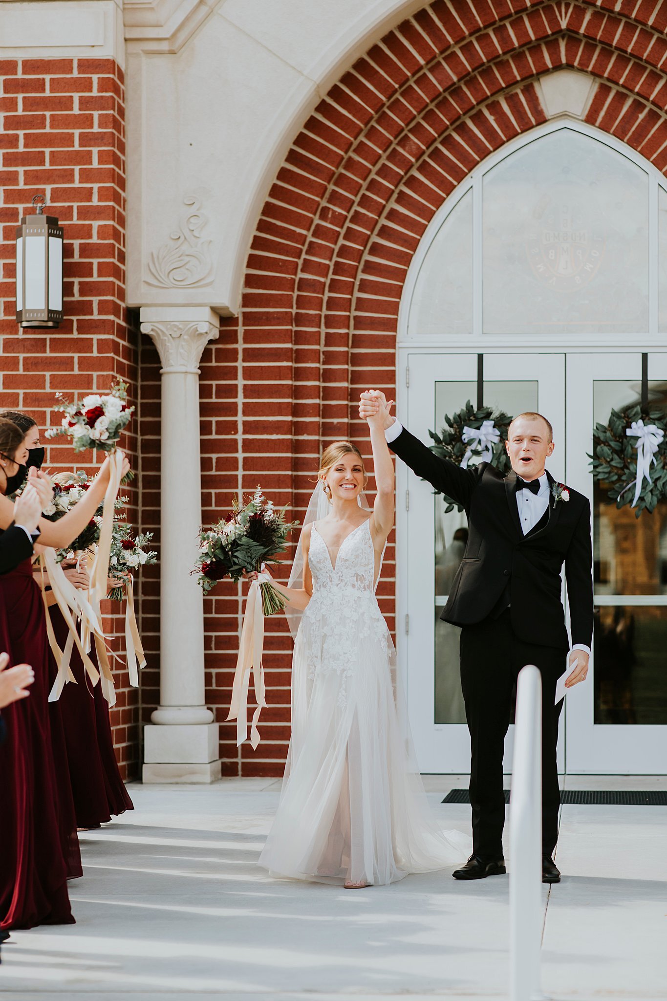  #thatsdarling #weddingday #weddinginspiration #weddingphoto #love #justmarried #midwestphotographer #kywedding #louisville #kentuckywedding #louisvillekyweddingphotographer #weddingbliss #weddingformals #loveisintheair #married #weddingring #kyphoto