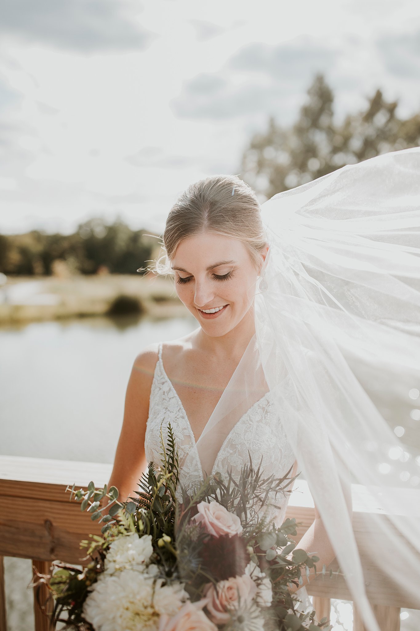  #thatsdarling #weddingday #weddinginspiration #weddingphoto #love #justmarried #midwestphotographer #kywedding #louisville #kentuckywedding #louisvillekyweddingphotographer #weddingbliss #weddingformals #loveisintheair #married #weddingring #kyphoto