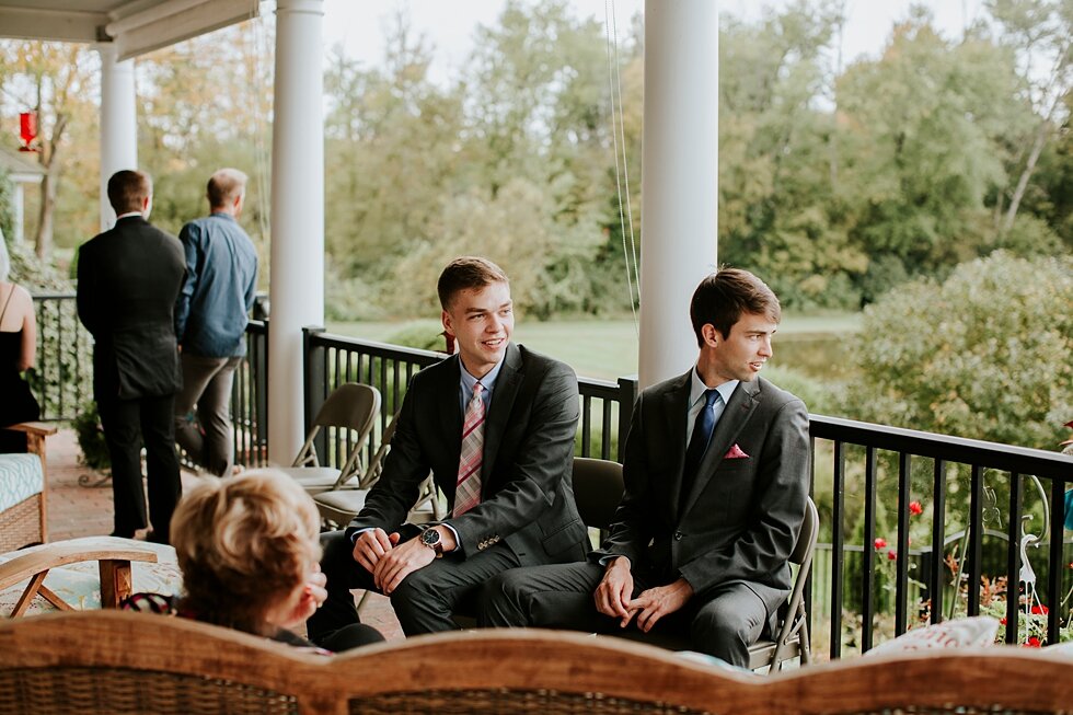  #thatsdarling #weddingday #weddinginspiration #weddingphoto #love #justmarried #midwestphotographer #kywedding #louisville #kentuckywedding #louisvillekyweddingphotographer #weddingbliss #weddingformals #loveisintheair #married #weddingring #kyphoto