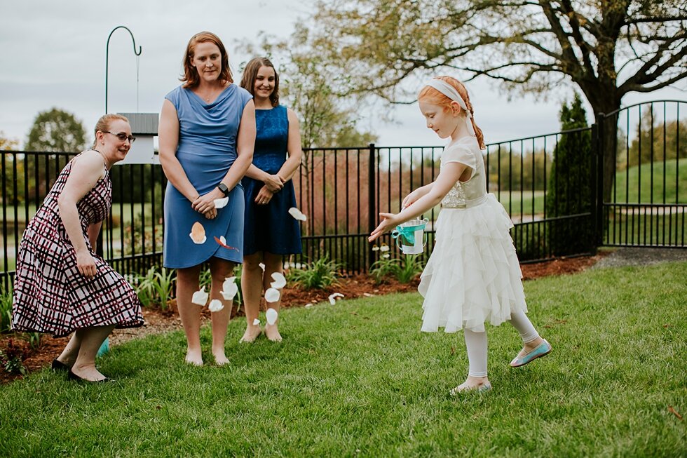  #thatsdarling #weddingday #weddinginspiration #weddingphoto #love #justmarried #midwestphotographer #kywedding #louisville #kentuckywedding #louisvillekyweddingphotographer #weddingbliss #weddingformals #loveisintheair #married #weddingring #kyphoto