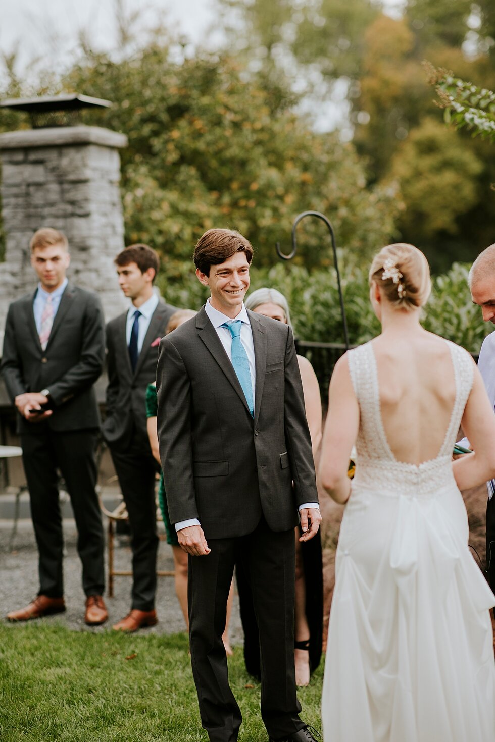  #thatsdarling #weddingday #weddinginspiration #weddingphoto #love #justmarried #midwestphotographer #kywedding #louisville #kentuckywedding #louisvillekyweddingphotographer #weddingbliss #weddingformals #loveisintheair #married #weddingring #kyphoto