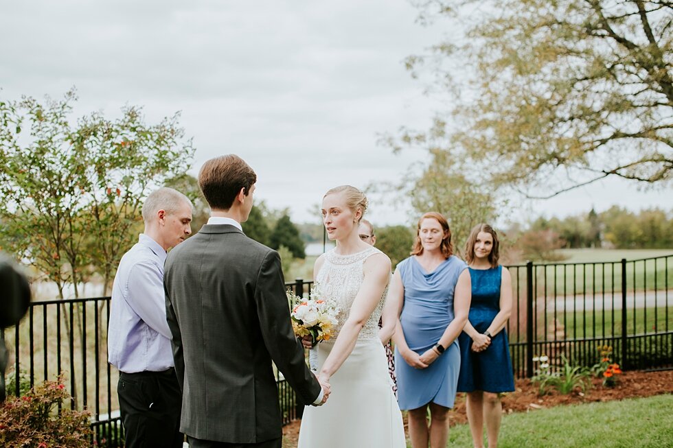  #thatsdarling #weddingday #weddinginspiration #weddingphoto #love #justmarried #midwestphotographer #kywedding #louisville #kentuckywedding #louisvillekyweddingphotographer #weddingbliss #weddingformals #loveisintheair #married #weddingring #kyphoto