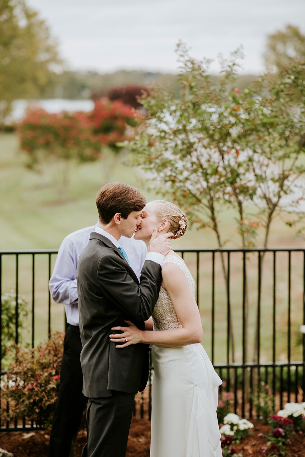  #thatsdarling #weddingday #weddinginspiration #weddingphoto #love #justmarried #midwestphotographer #kywedding #louisville #kentuckywedding #louisvillekyweddingphotographer #weddingbliss #weddingformals #loveisintheair #married #weddingring #kyphoto