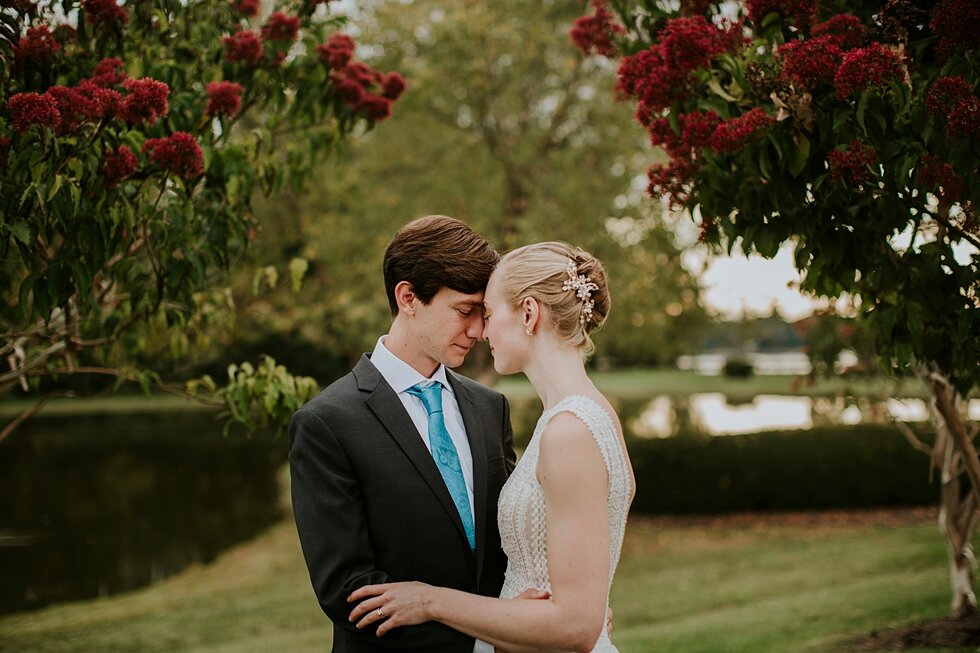  #thatsdarling #weddingday #weddinginspiration #weddingphoto #love #justmarried #midwestphotographer #kywedding #louisville #kentuckywedding #louisvillekyweddingphotographer #weddingbliss #weddingformals #loveisintheair #married #weddingring #kyphoto